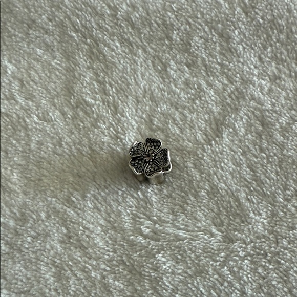Pandora Silver Flower  Charm - Picture 1 of 2